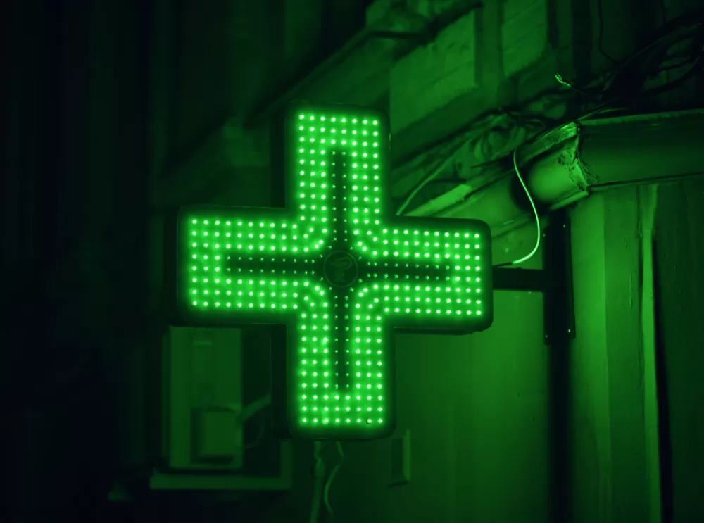 Farmaceuci kontra samorząd lekarski. NIL ostro o szczepieniach w aptekach, środowisko farmaceutyczne odpowiada: potrzebujemy więcej niż tylko zaufania