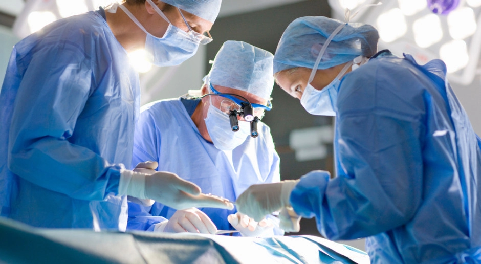 Dwóch nietypowych pacjentów na neurochirurgii WUM.