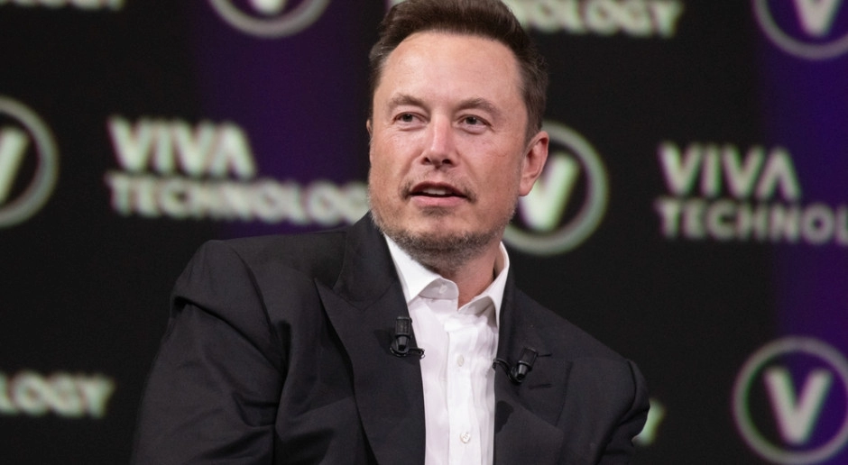 Elon Musk wszczepi chipy do mózgu poza USA. Pierwszy kraj dał zgodę Neuralinkowi