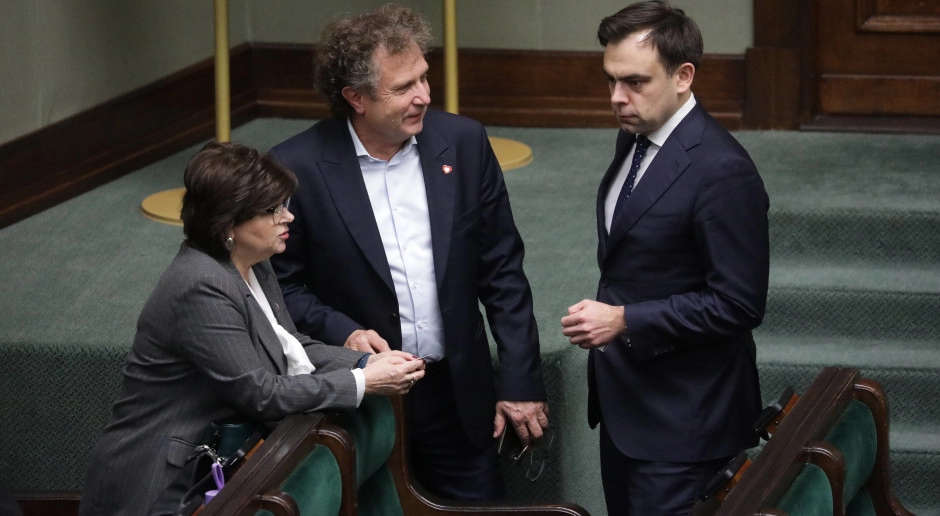 Jest 30 grudnia 2024 roku, a plan NFZ na 2025 rok bez kluczowego podpisu