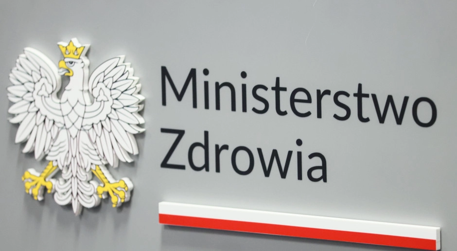 Ministerstwo Zdrowia wycofuje się z części zmian w kontraktach medyków. Związkowcy: to oszczędności kosztem etatowców