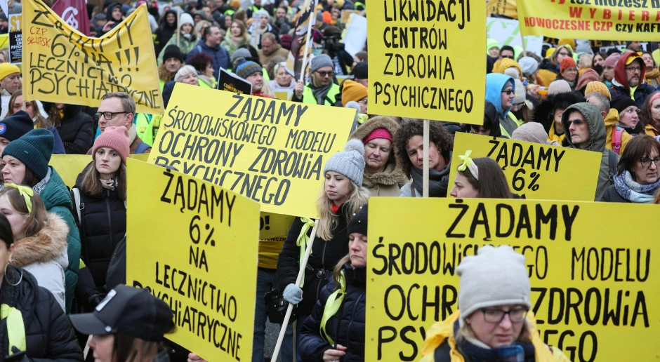 "Nie cofajcie nam psychiatrii do średniowiecza". Protest w obronie centrów zdrowia psychicznego