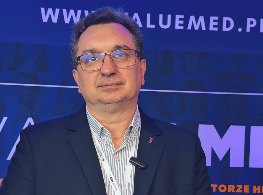 Przyszłość chirurgii naczyniowej w Polsce. Dr Włodzimierz Hendiger: „Potrzebujemy optymalizacji, nie tylko nowych rąk do pracy”