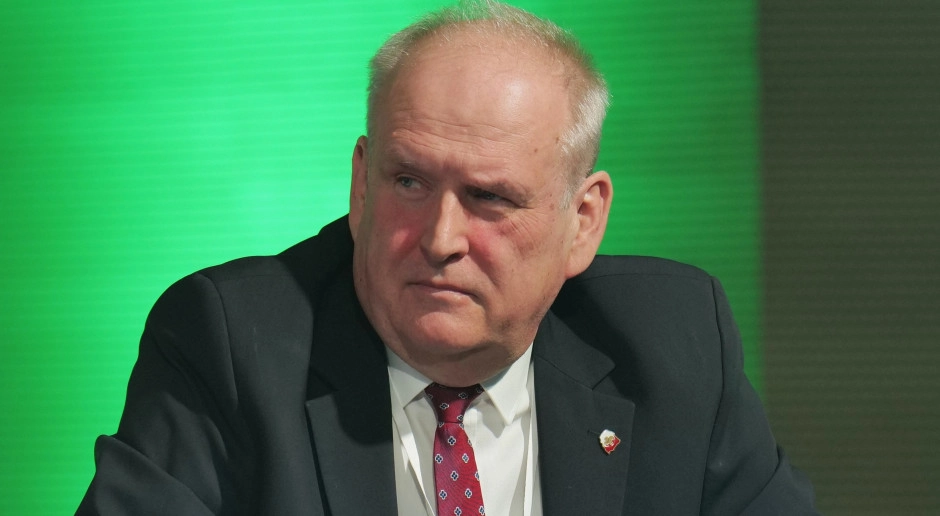 Podwyżki dla medyków zostają, a NFZ zapowiada cięcia. "Dla mnie to już jest kosmos"